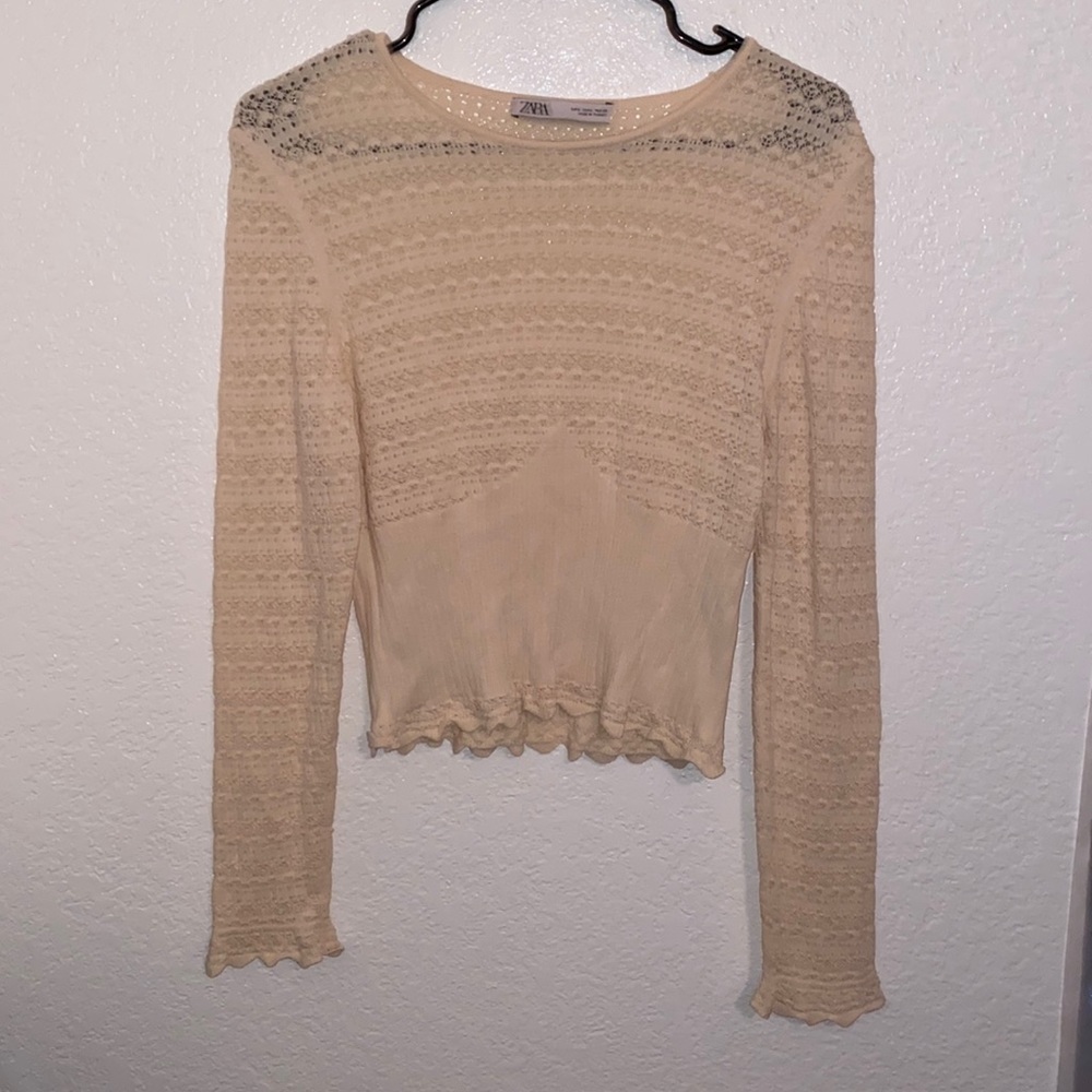 Woman’s knit long sleeve